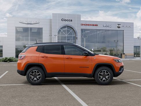 New 2026 Jeep Compass Trailhawk w/ Sun, Sound & Navigation Group AWD/4WD image 21