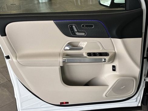 Certified 2025 Mercedes-Benz GLB 250 image 28