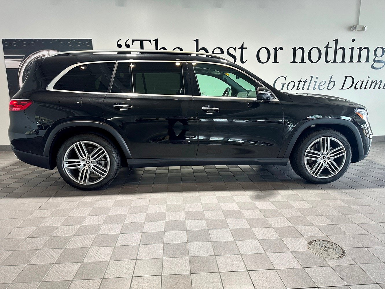 Certified 2025 Mercedes-Benz GLS 450 4MATIC image 3