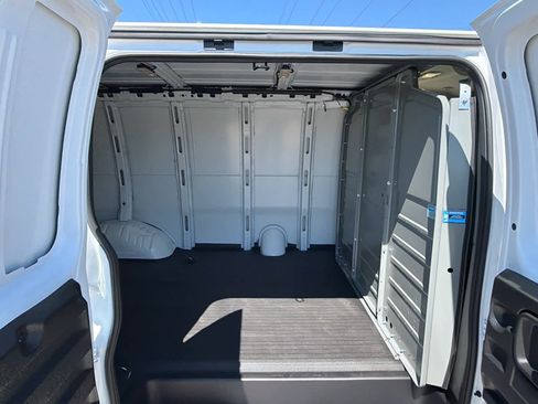 New 2025 GMC Savana 2500 w/ Driver Convenience Package RWD image 16