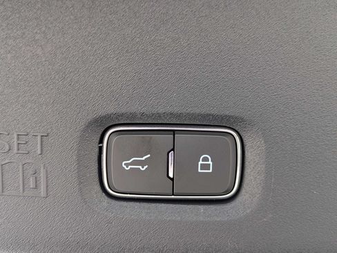 Used 2025 Ford Expedition Platinum AWD/4WD image 18
