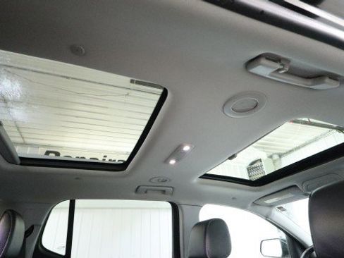 Used 2019 GMC Acadia SLT FWD image 13