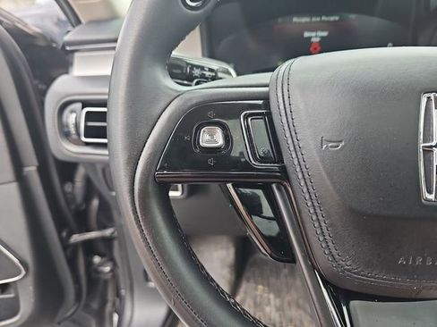 Used 2023 Lincoln Aviator AWD w/ Premium Package image 13