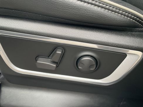 Used 2022 RAM 1500 Laramie w/ Sport Appearance Package image 16