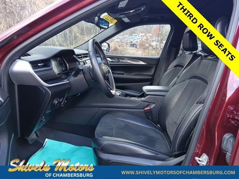 Certified 2022 Jeep Grand Cherokee L Laredo image 17