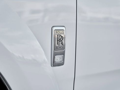Used 2025 Rolls-Royce Cullinan AWD/4WD image 11