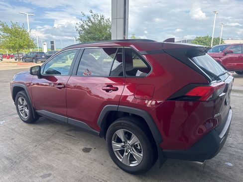 Used 2025 Toyota RAV4 XLE w/ Convenience Package image 12