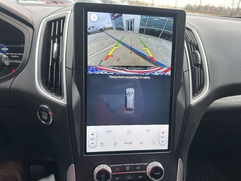 Used 2024 Ford Edge SEL w/ Convenience Package image 13