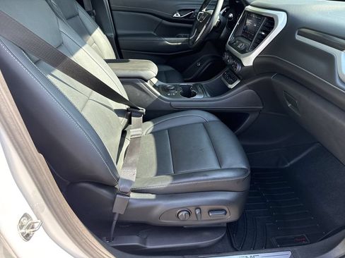 Used 2023 GMC Acadia SLT w/ Elevation Edition FWD image 13