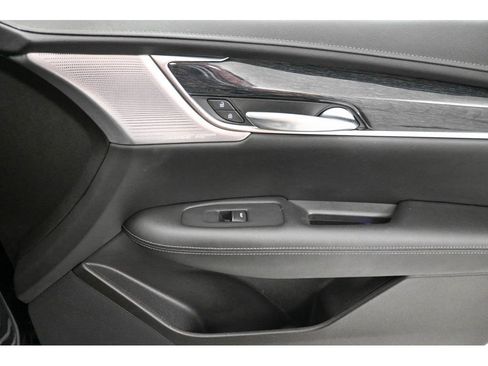 Used 2021 Cadillac XT5 Premium Luxury image 17