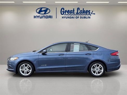 Used 2018 Ford Fusion SE image 2