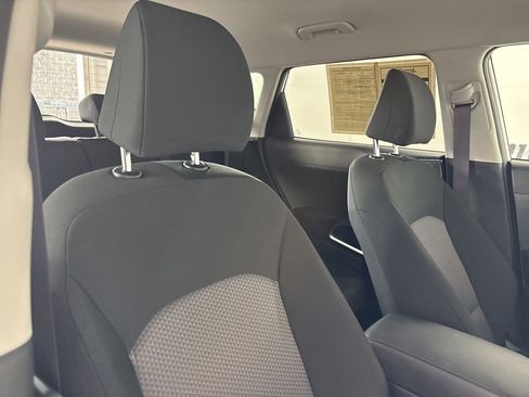 Used 2025 Kia Soul LX w/ LX Technology Package FWD image 23