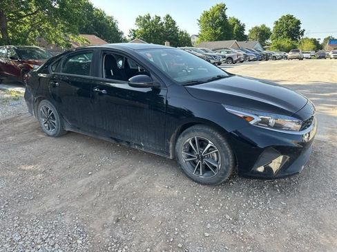 Used 2024 Kia Forte LXS w/ LXS Technology Package FWD image 14