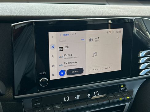 Used 2025 Toyota Camry LE w/ Convenience Package image 16