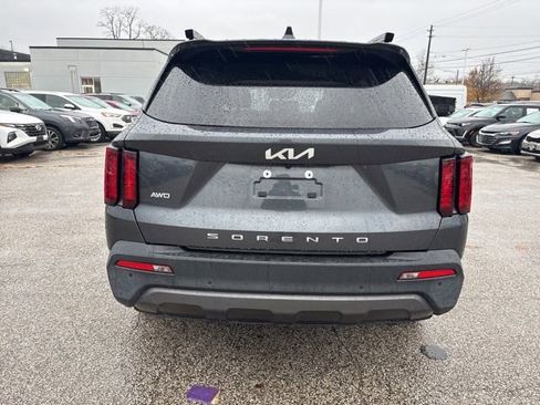 Certified 2022 Kia Sorento S image 6