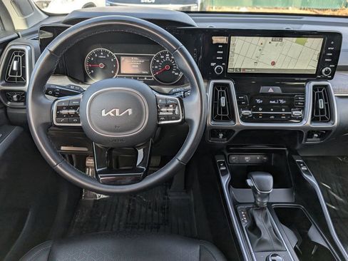 Certified 2023 Kia Sorento S w/ Panoramic Sunroof Package image 17