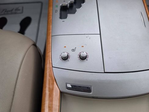 Used 2006 Toyota Avalon XLS FWD image 30