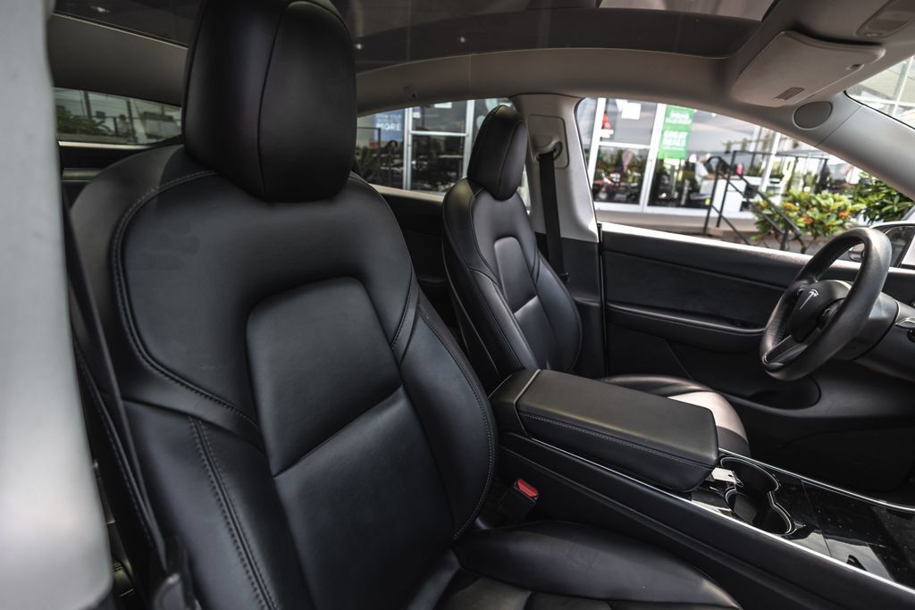 Used 2021 Tesla Model Y Long Range AWD/4WD image 22