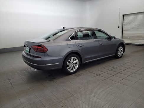 Used 2018 Volkswagen Passat 2.0T SE FWD image 10
