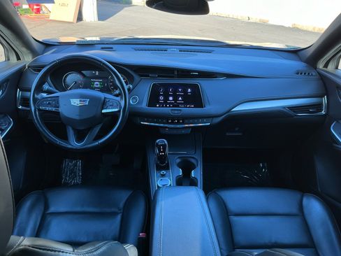 Used 2023 Cadillac XT4 Premium Luxury image 18