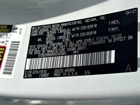 Used 2021 Toyota Highlander LE AWD/4WD image 31