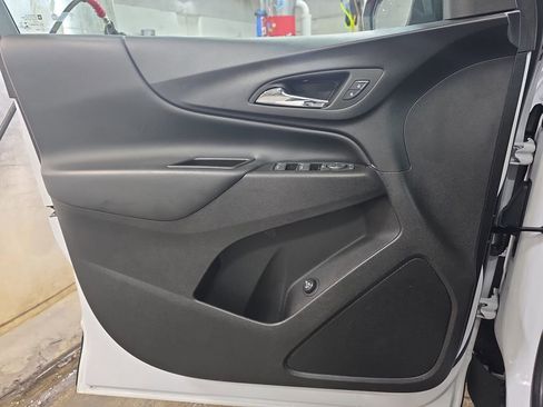 Used 2022 Chevrolet Equinox LT image 25