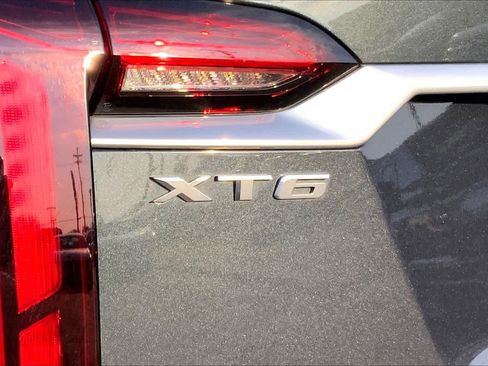 Used 2023 Cadillac XT6 Premium Luxury image 28