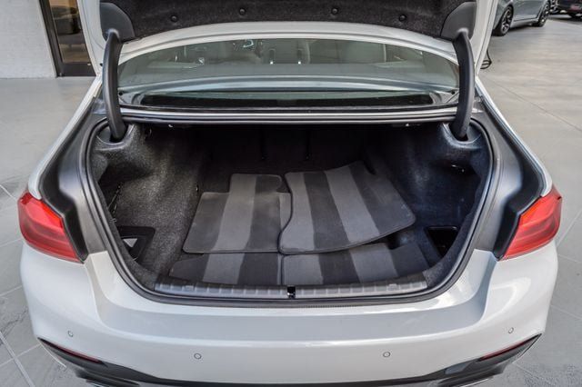 Used 2019 BMW 540i w/ M Sport Package RWD image 11
