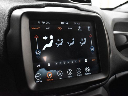 Used 2021 Jeep Renegade Latitude AWD/4WD image 18
