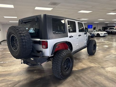 Used 2010 Jeep Wrangler Unlimited Sport AWD/4WD image 9