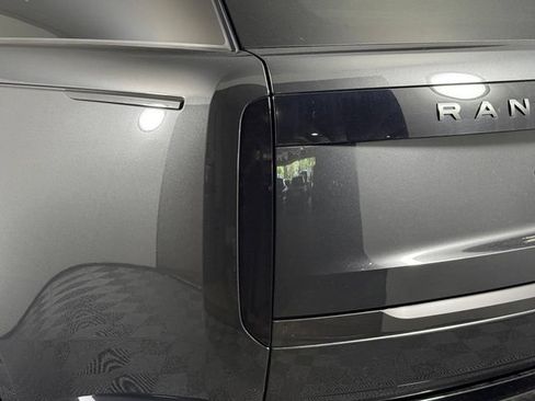 Used 2024 Land Rover Range Rover SE AWD/4WD image 13