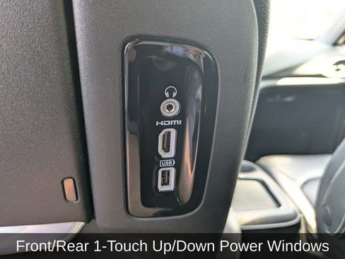 Used 2021 Chrysler Pacifica Touring-L w/ Uconnect Theater Family Group image 16