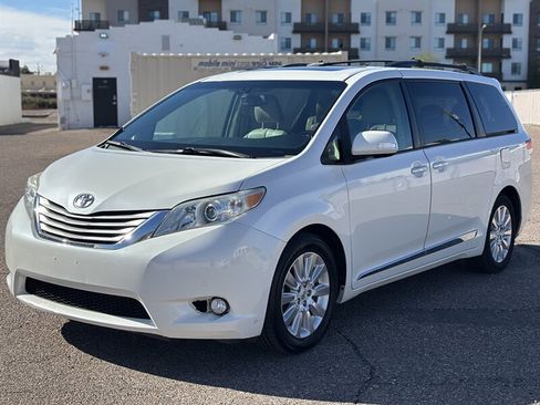 Used 2013 Toyota Sienna Limited image 8