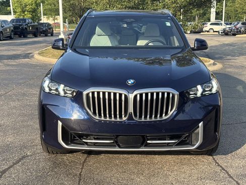 Used 2025 BMW X5 xDrive40i w/ Executive Package AWD/4WD image 2