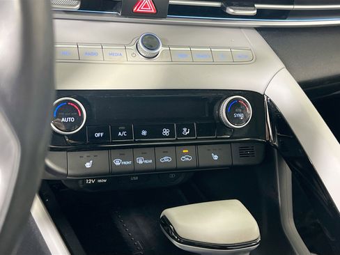 Used 2023 Hyundai Elantra Limited image 16