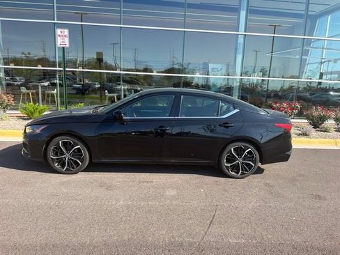 Used 2024 Nissan Altima 2.5 SR FWD image 21