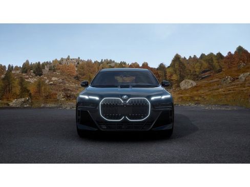 New 2026 BMW i7 eDrive50 w/ M Sport Package image 3
