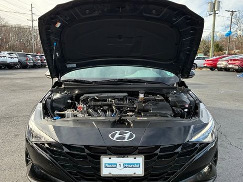 Used 2023 Hyundai Elantra SEL image 9