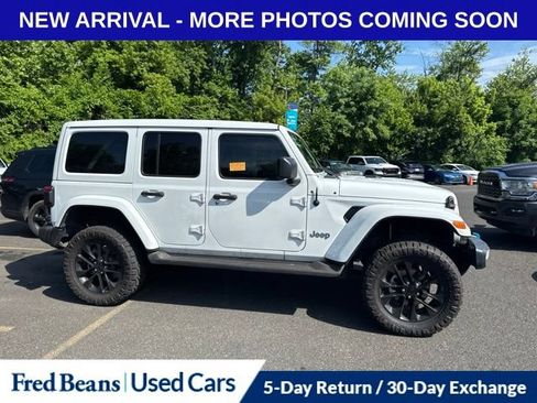 Used 2022 Jeep Wrangler Unlimited Sahara w/ Cold Weather Group AWD/4WD image 2