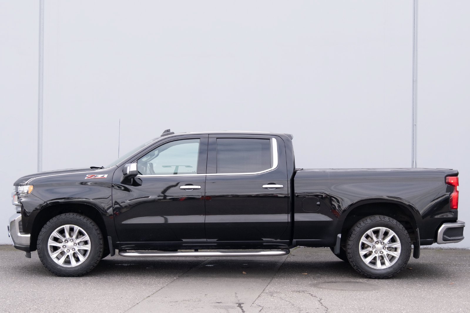 Used 2021 Chevrolet Silverado 1500 LTZ w/ Z71 Off-Road Package AWD/4WD image 28