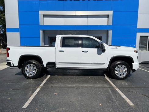 New 2025 Chevrolet Silverado 2500 High Country w/ High Country Premium Package image 4