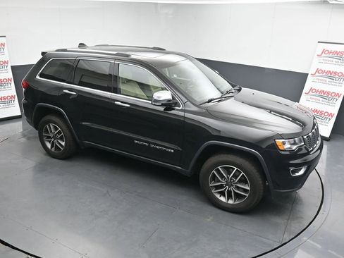 Used 2021 Jeep Grand Cherokee Limited w/ Sun & Sound Group image 28