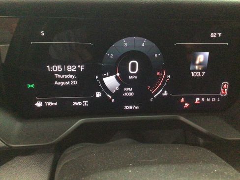 Used 2026 GMC Acadia Elevation w/ Elevation Premium Package AWD/4WD image 5