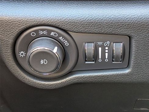 New 2026 Chrysler Pacifica Select AWD/4WD image 19