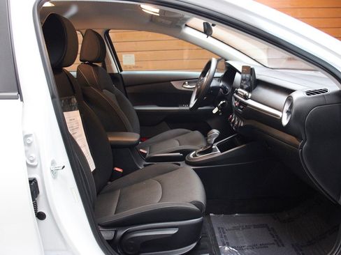 Used 2023 Kia Forte LX image 19