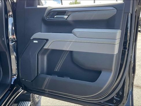 Used 2025 Chevrolet Silverado 1500 ZR2 AWD/4WD image 19