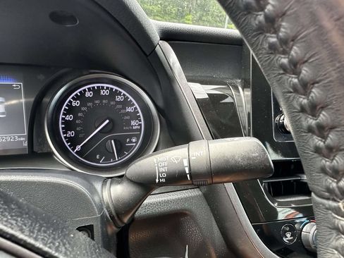 Used 2023 Toyota Camry SE FWD image 27