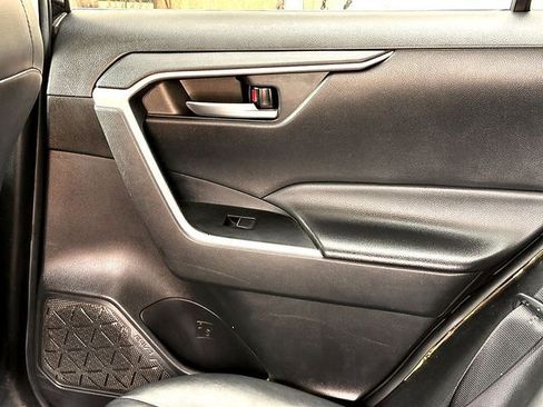 Used 2021 Toyota RAV4 XLE Premium FWD image 20
