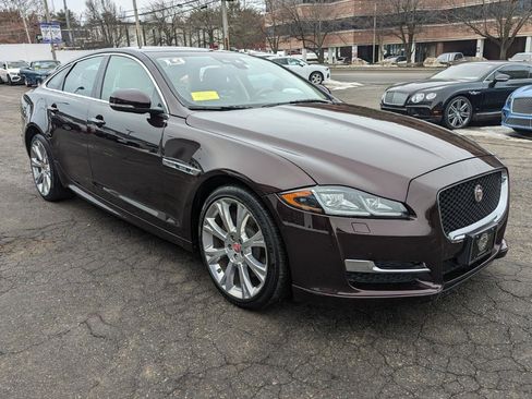 Used 2019 Jaguar XJ R-Sport image 5