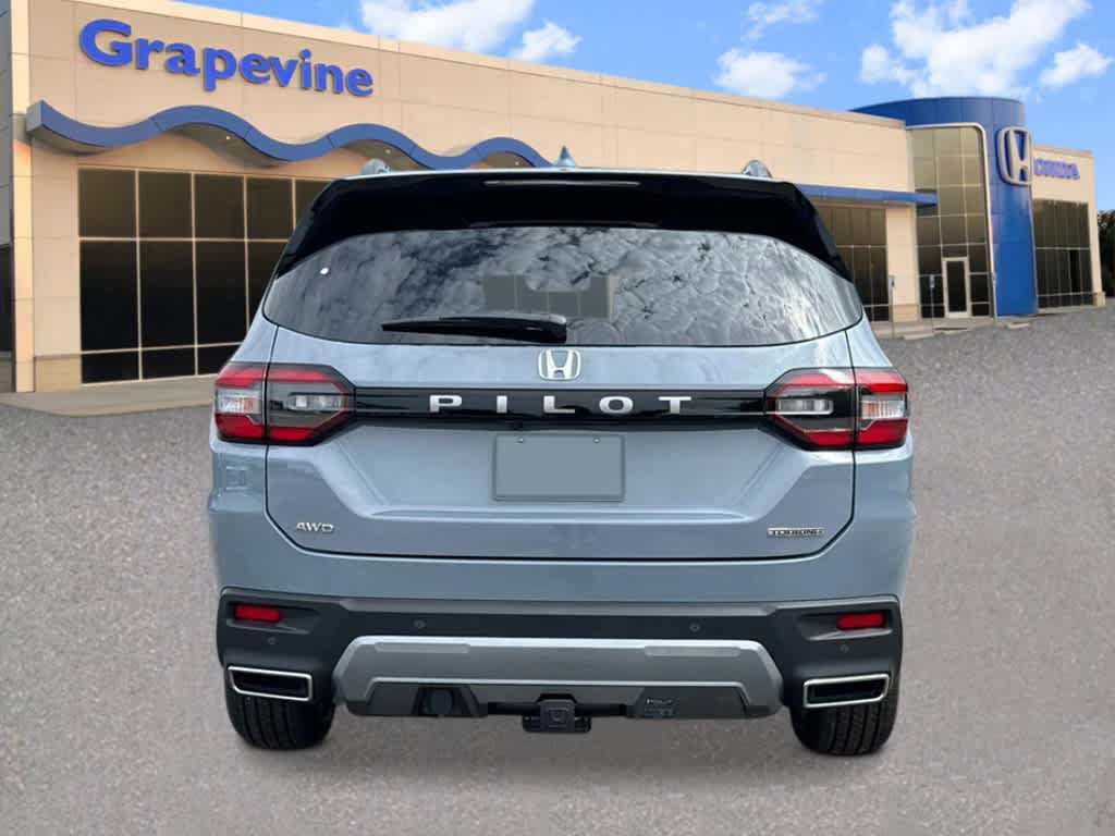 New 2026 Honda Pilot Touring image 4